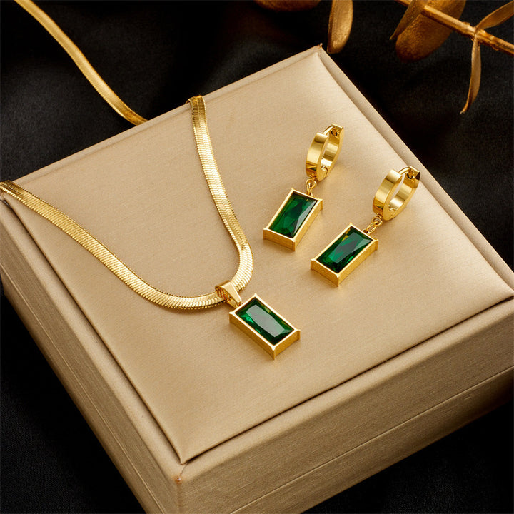 Light Luxury Emerald Zirconia Pendant Necklace