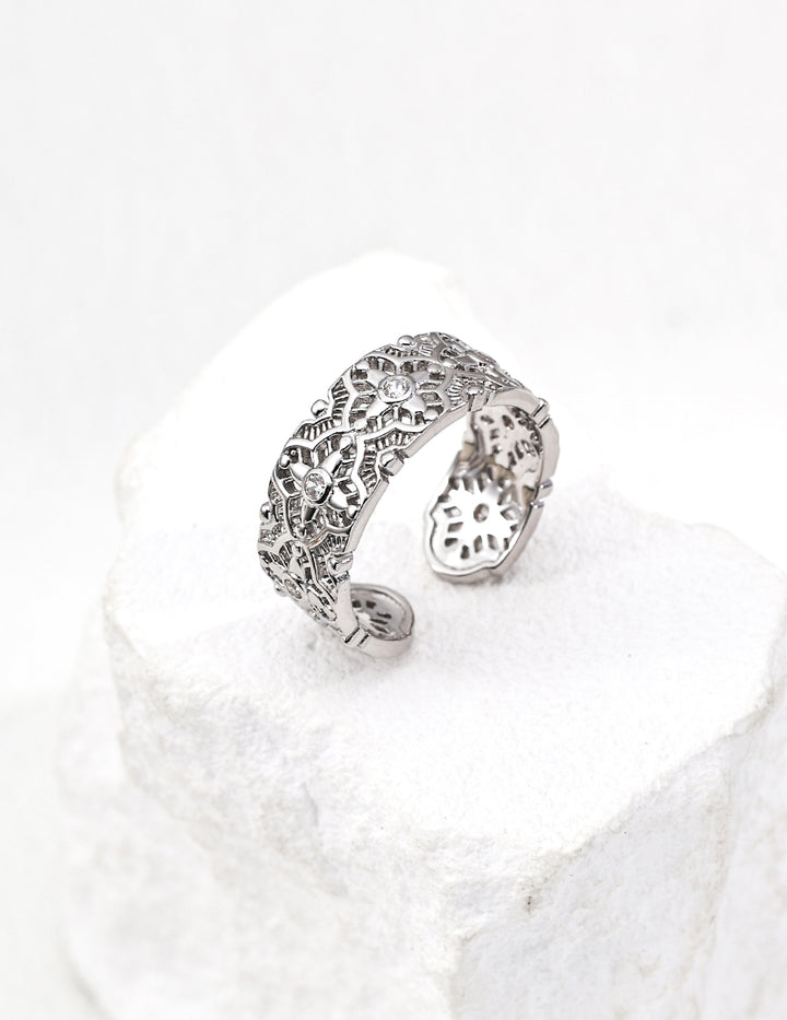 Vintage Design Zirconia Ring