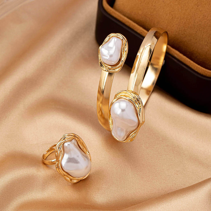 Baroque Pearl and Metal Pendant Necklace Set
