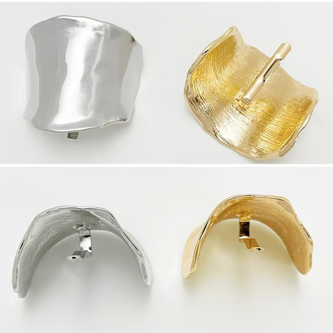 Metal Hair Clip with Horse Tail Design