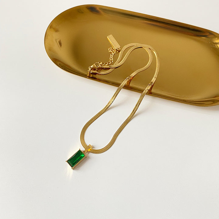 Light Luxury Emerald Zirconia Pendant Necklace