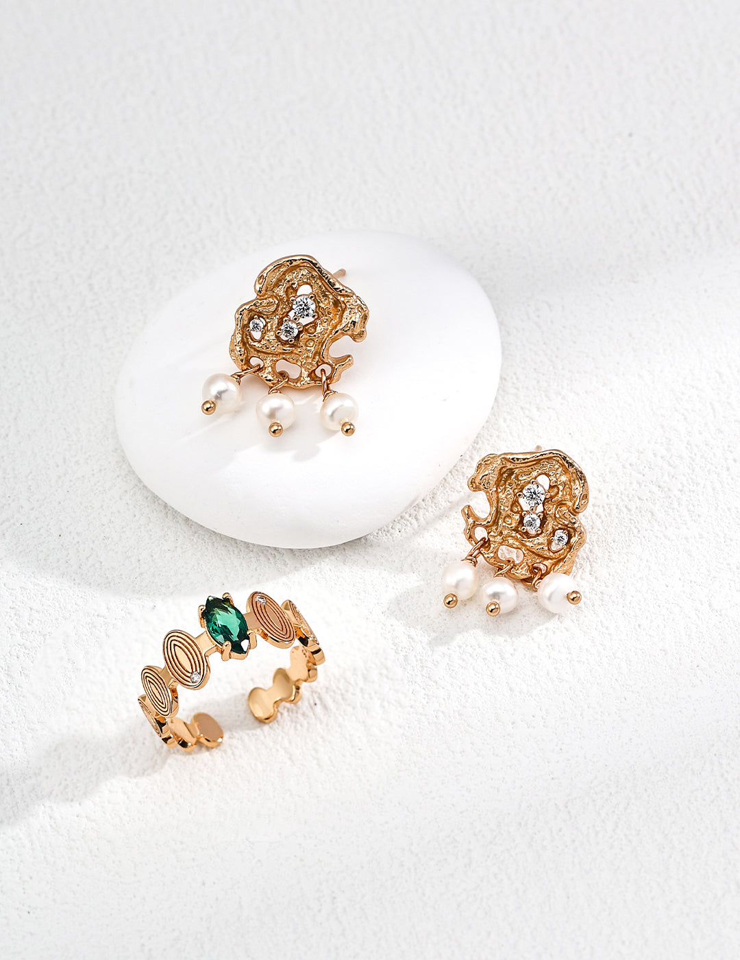 Vintage Natural Pearl Zirconia Earrings