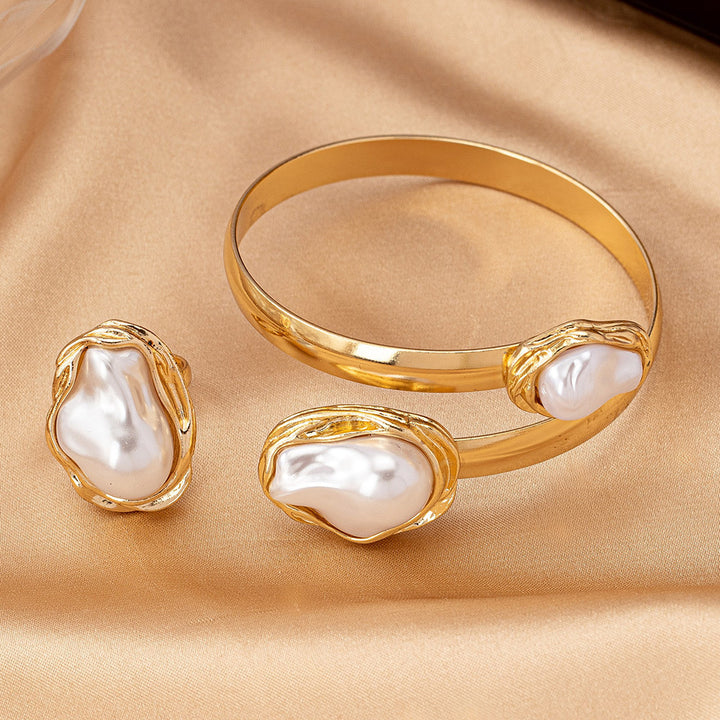 Baroque Pearl and Metal Pendant Necklace Set