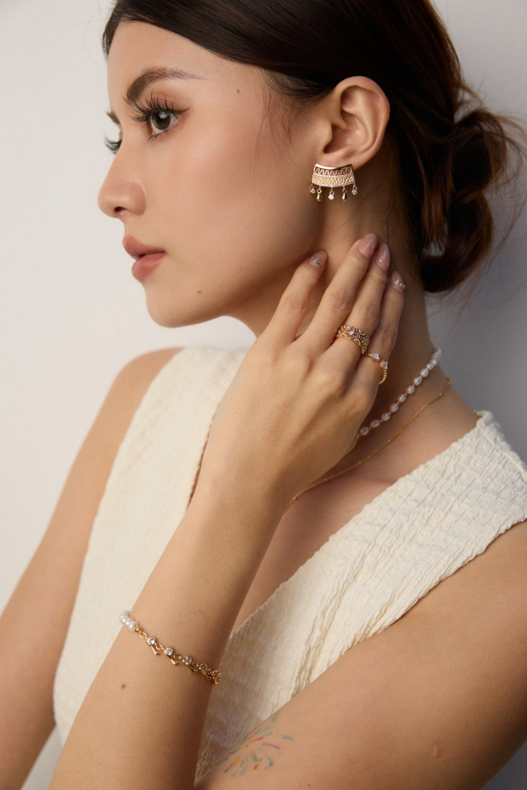 Vintage Design Zirconia Ring