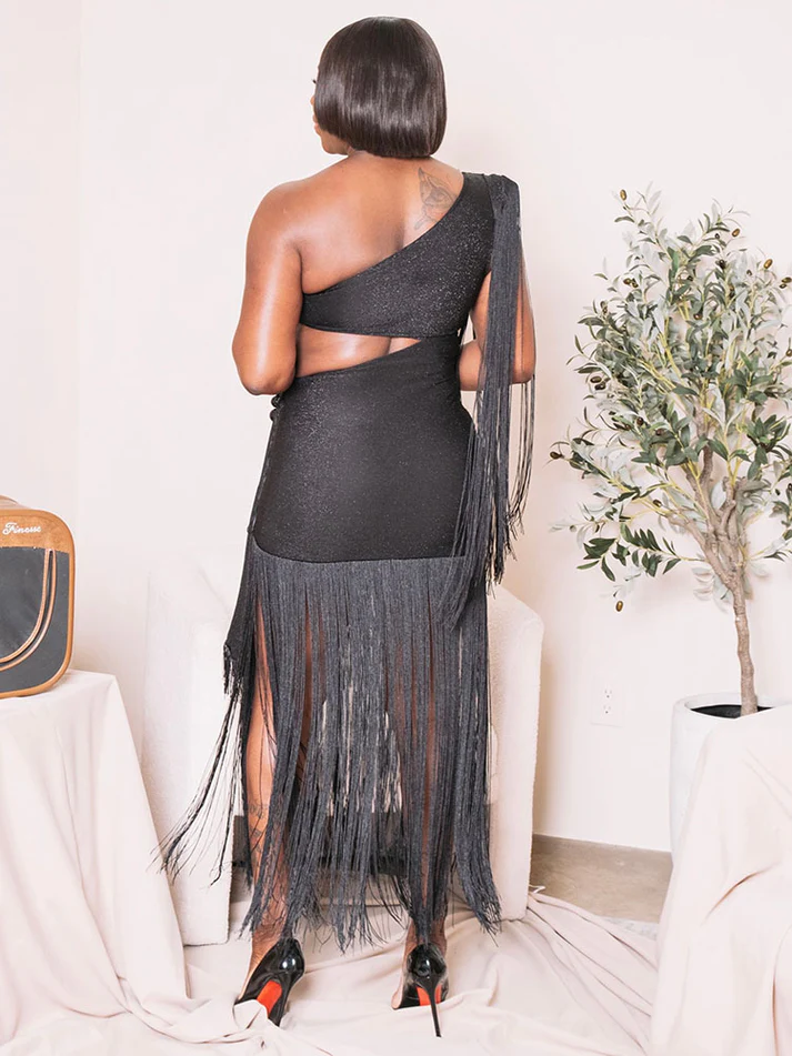 Glitter One-Shoulder Fringe Gown Dresses