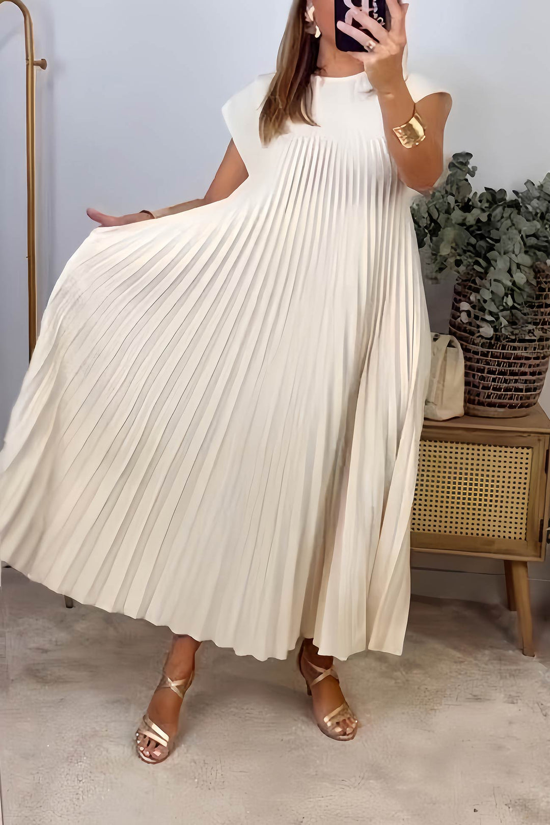 Crew Neck Cap Sleeve Pleated Dress Beige · S