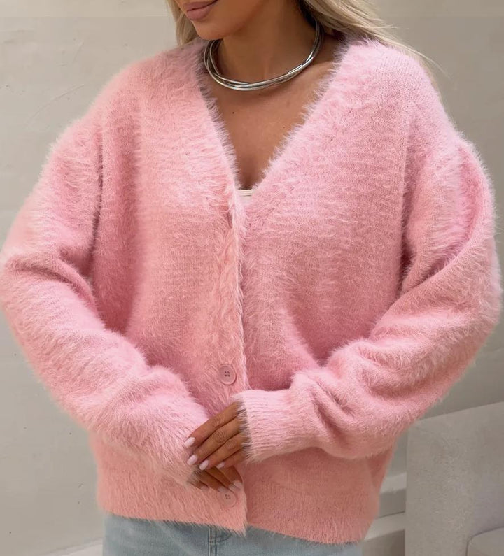 Loose-fitting long-sleeved knit sweater