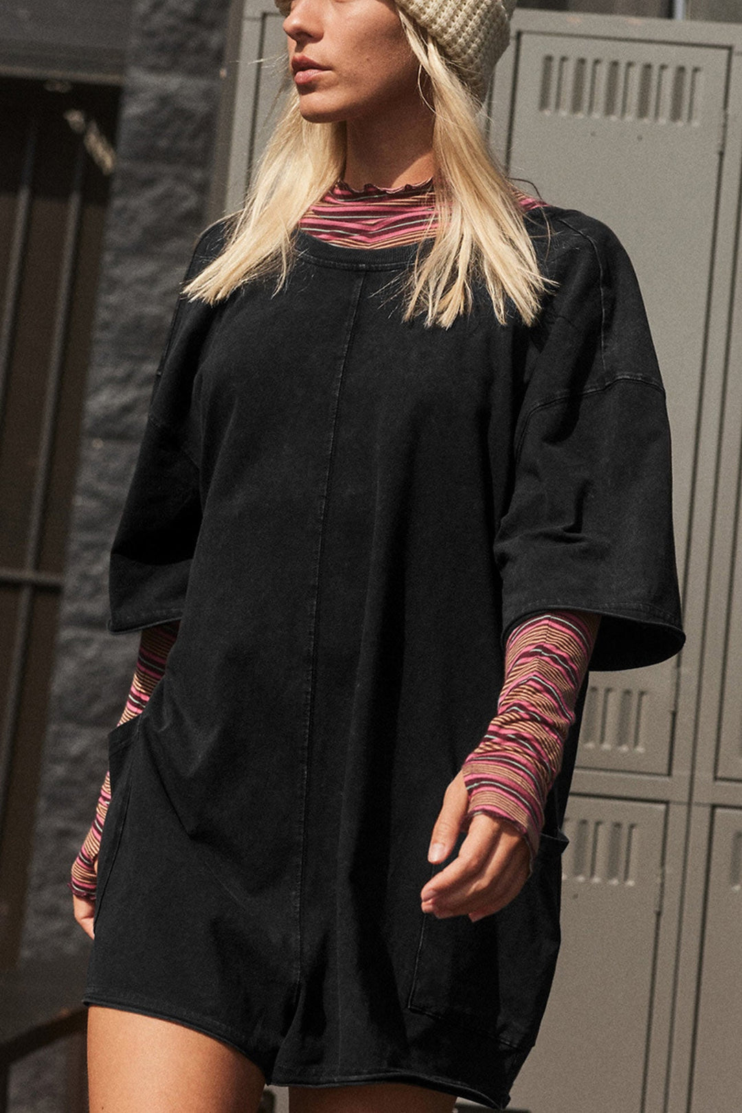 Short Sleeve Pocketed Backless Rompers Black · L