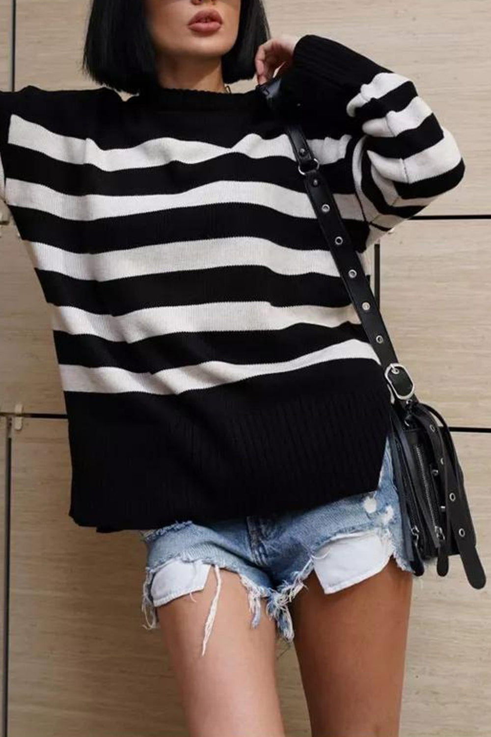 Striped Crewneck Slit Pullover Black · M
