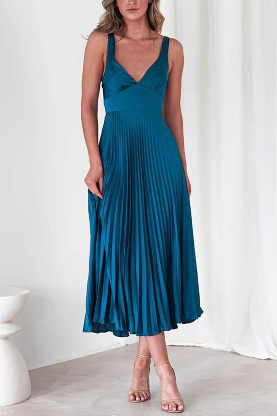 V Neck Backless Pleated Midi Dress Light Purple · M