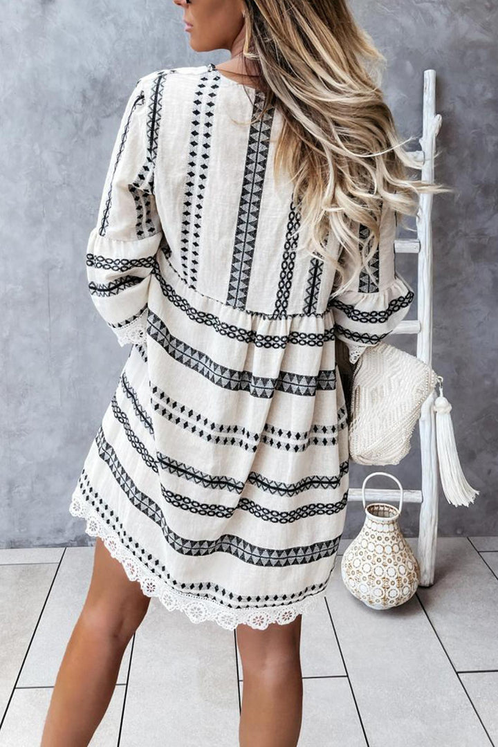 V Neck Lace Patchwork Striped Dress Black · M